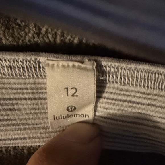 lululemon athletica Light Gray Strappy Crisscross Sports Bra - Picture 5 of 5